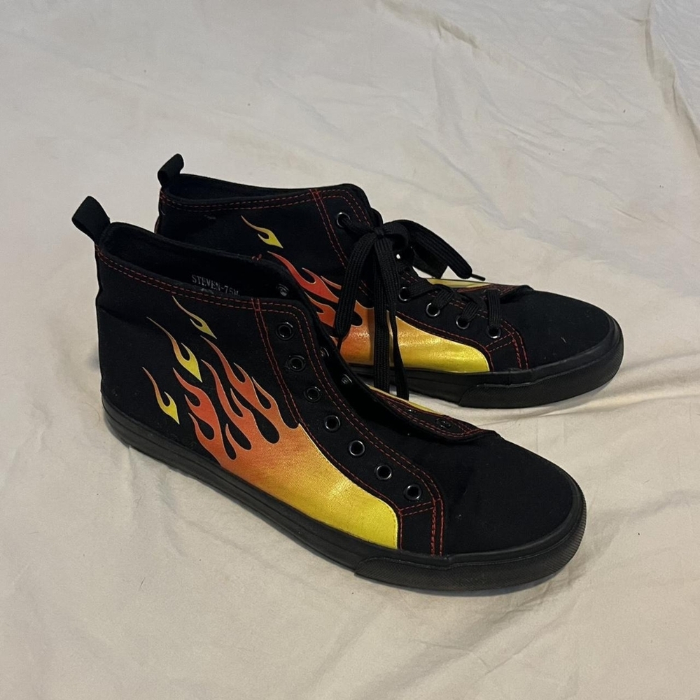 Stylish Flame High-Top Sneakers